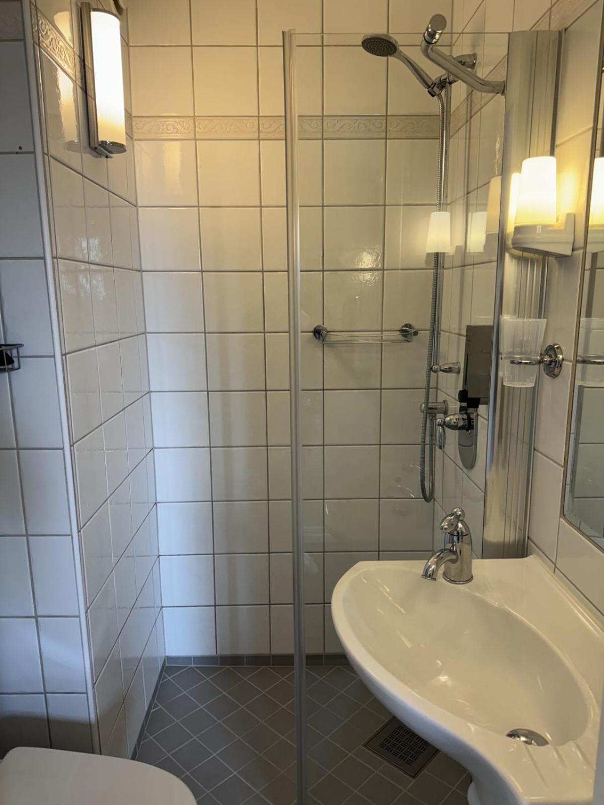 Hotel Tanum Gestgifveri 타넘셰드 외부 사진